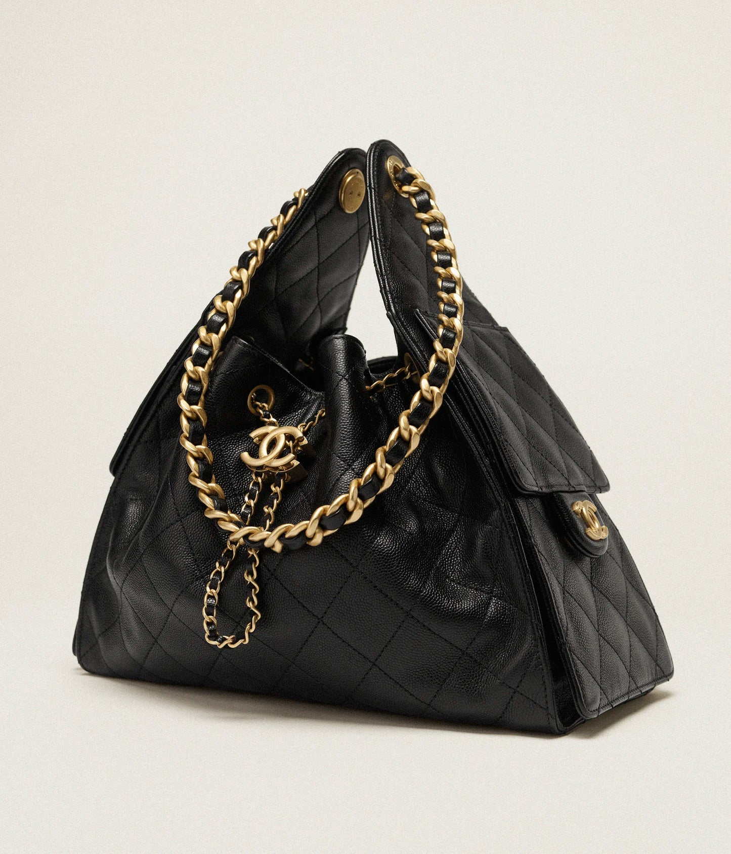 CHANEL 25 kleine schwarze Tasche