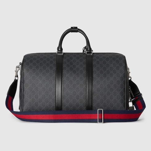 Mittelgroße schwarze GG Supreme-Reisetasche aus schwarzem GG Supreme-Stoff