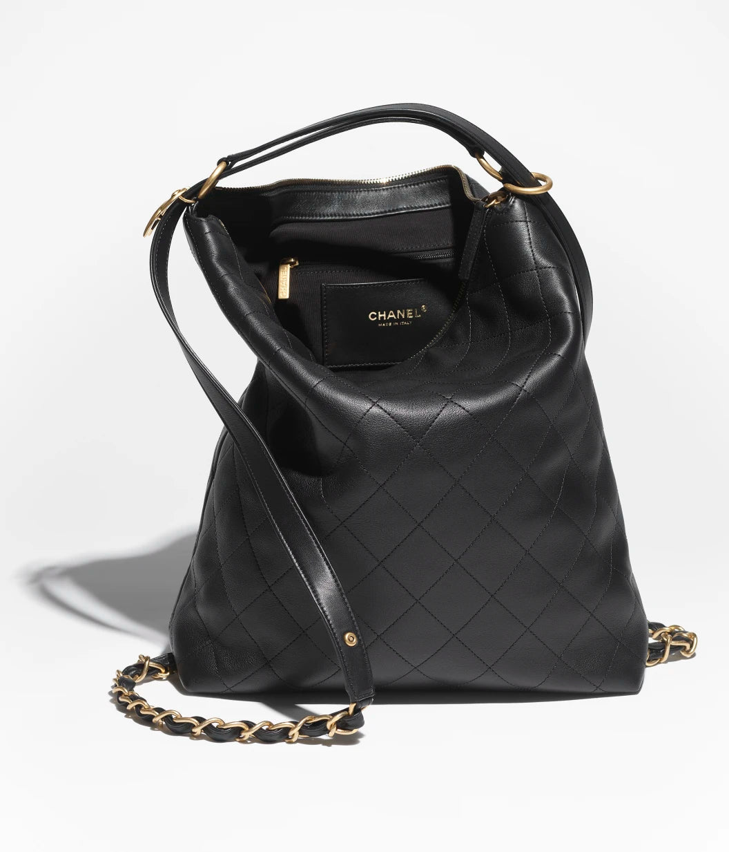Großer schwarzer Rucksack