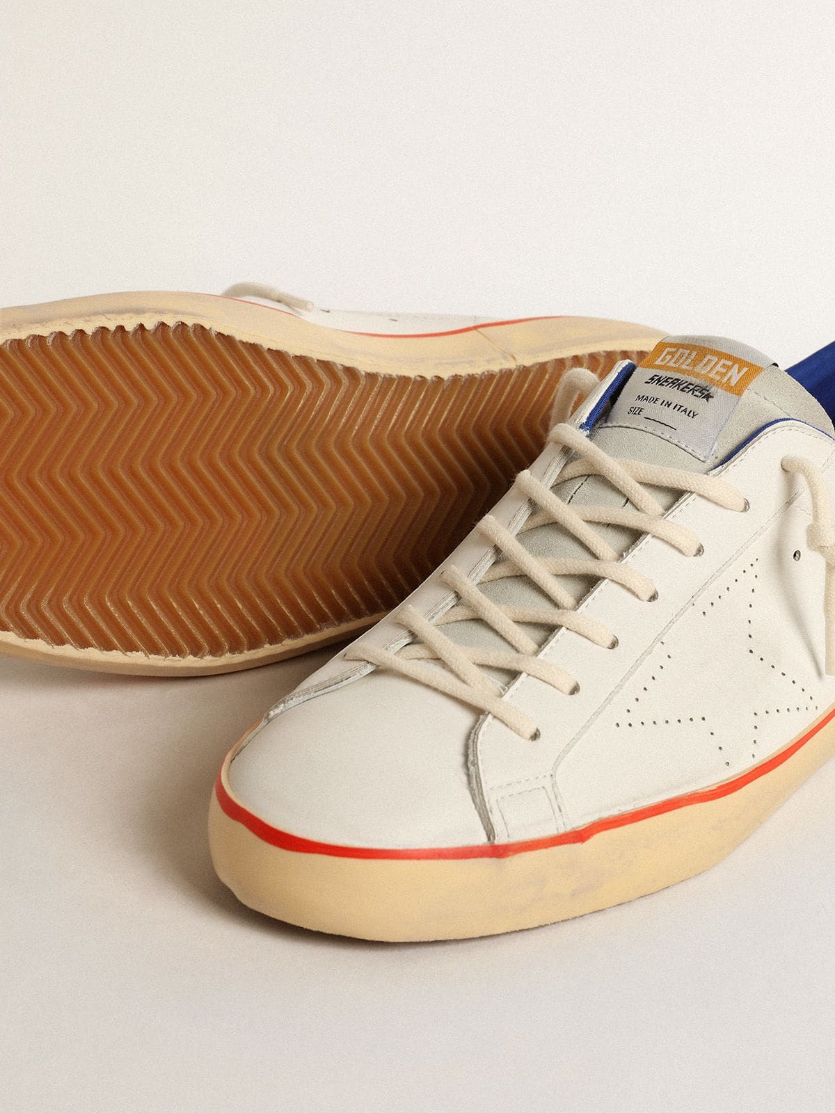 Super-Star con stella traforata e talloncino in suede blu