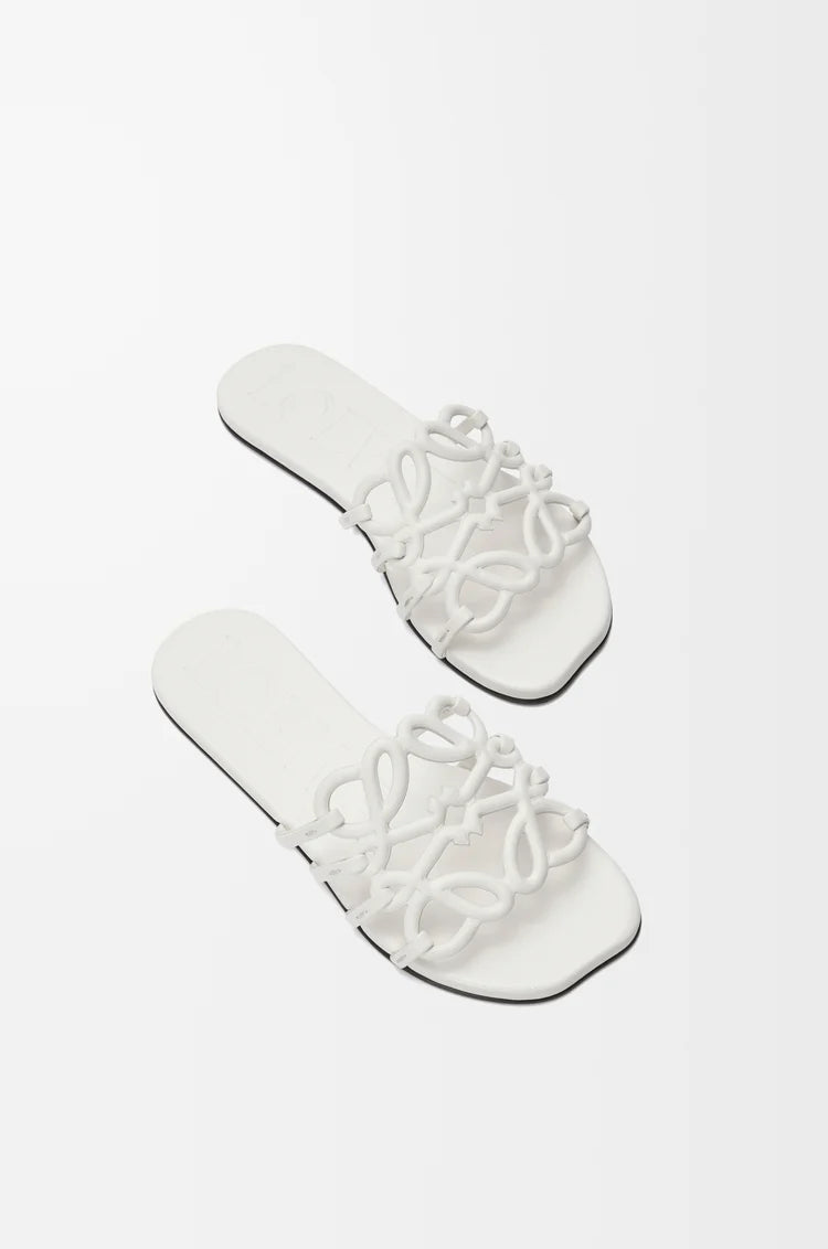 Anagram Petal Slide aus weichem weißem Leder