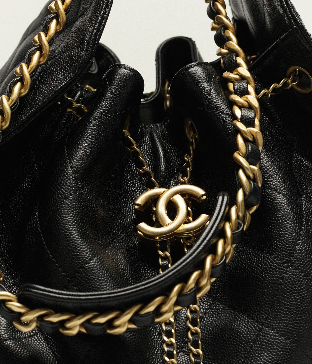 CHANEL 25 Mittelgroße schwarze Tasche