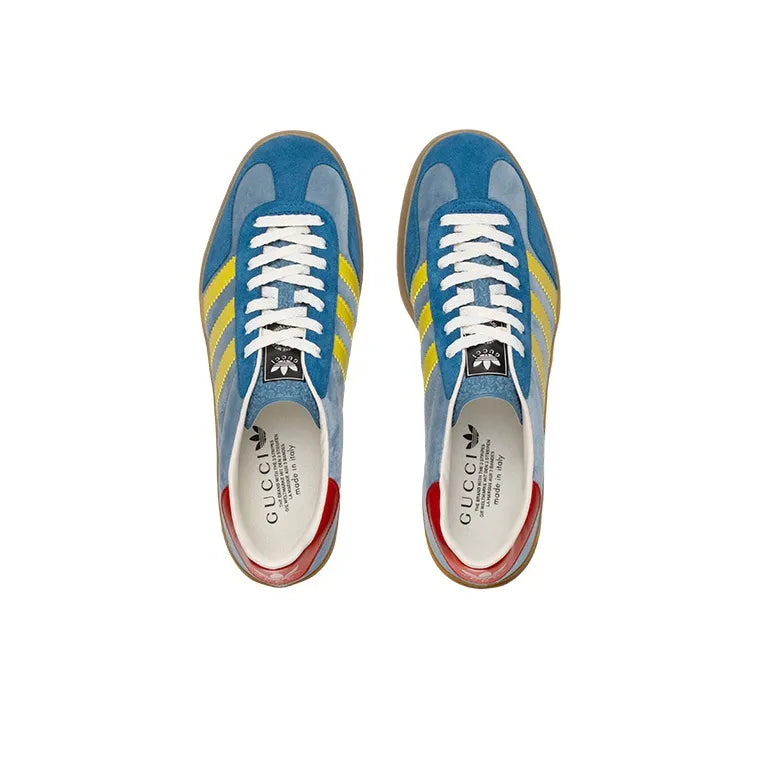 Adidas x GG Gazelle Sneakers aus hellblauem Wildleder