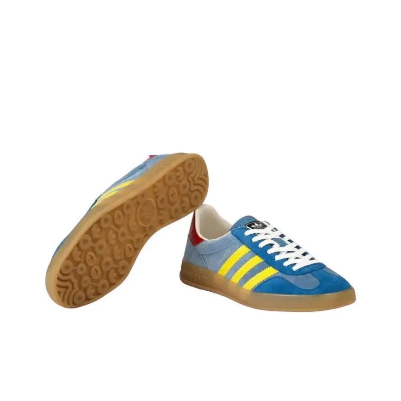 Adidas x GG Gazelle Sneakers aus hellblauem Wildleder
