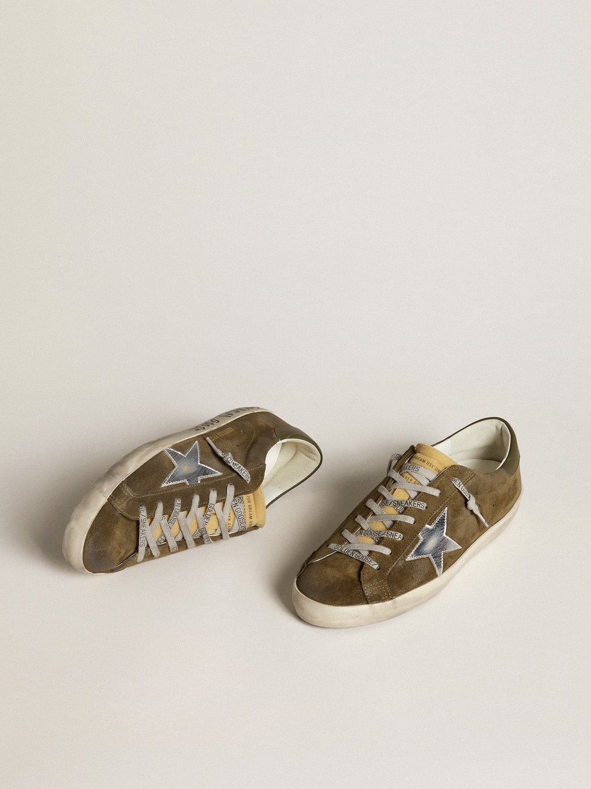 Super-Star LTD aus Wildleder mit laminiertem Lederstern und Leder an der Fersenlasche