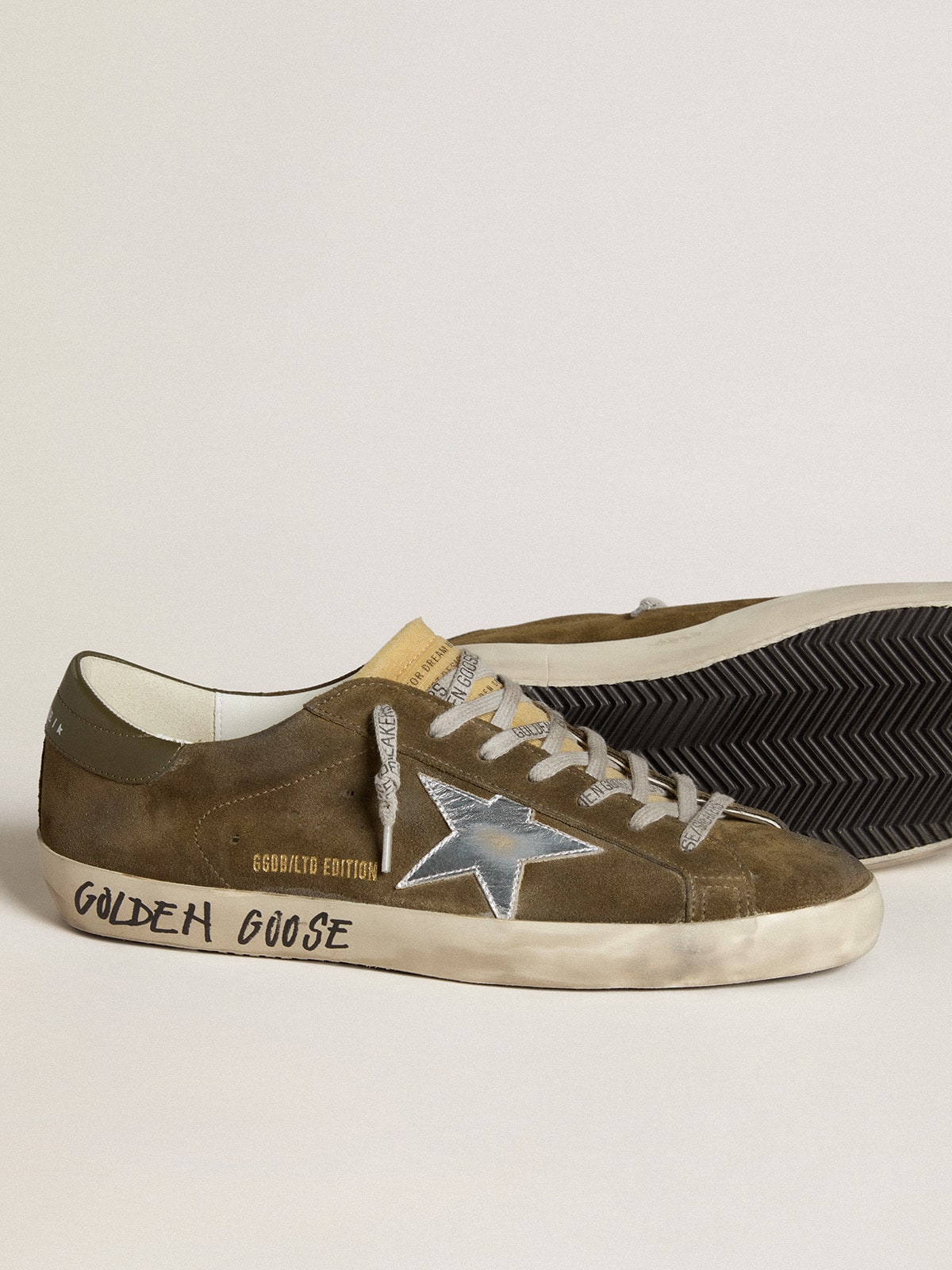 Super-Star LTD aus Wildleder mit laminiertem Lederstern und Leder an der Fersenlasche