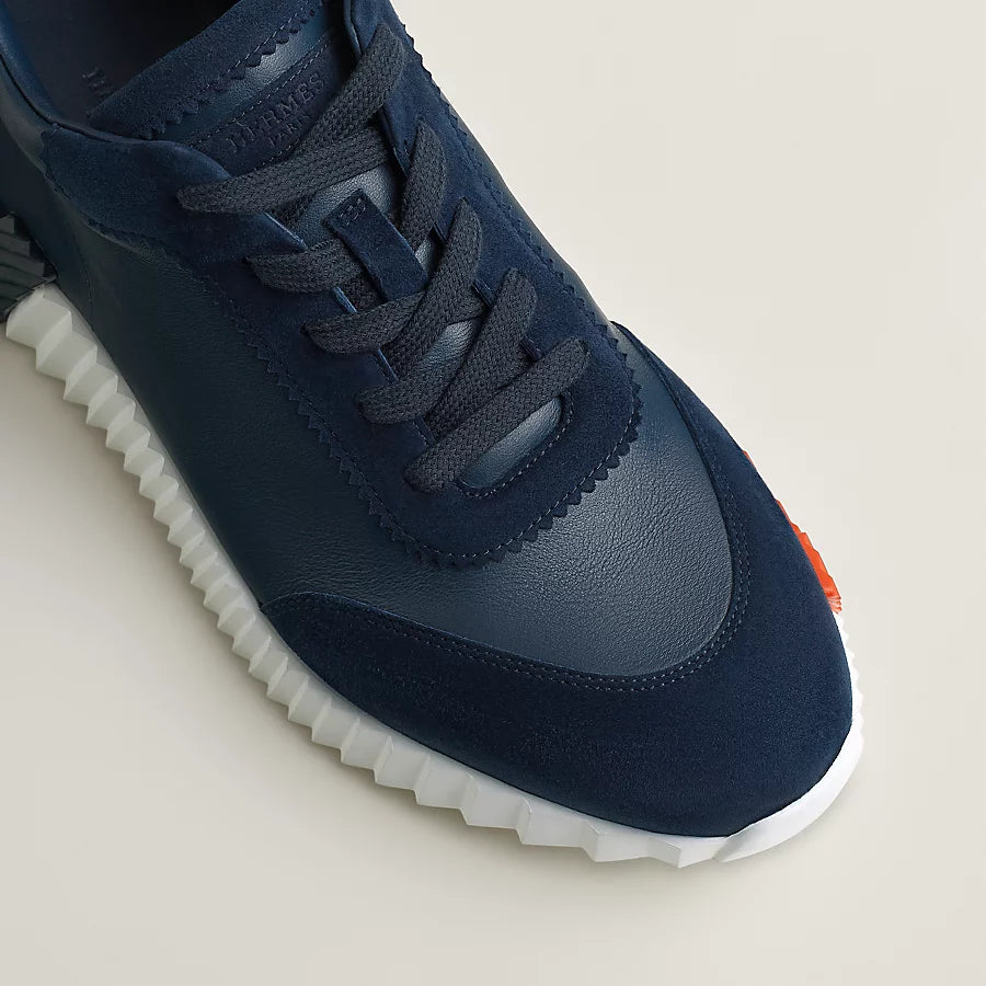 Bouncing Sneaker Blau
