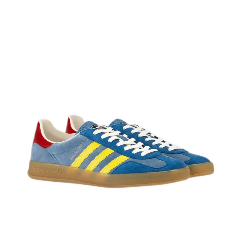 Adidas x GG Gazelle Sneakers aus hellblauem Wildleder