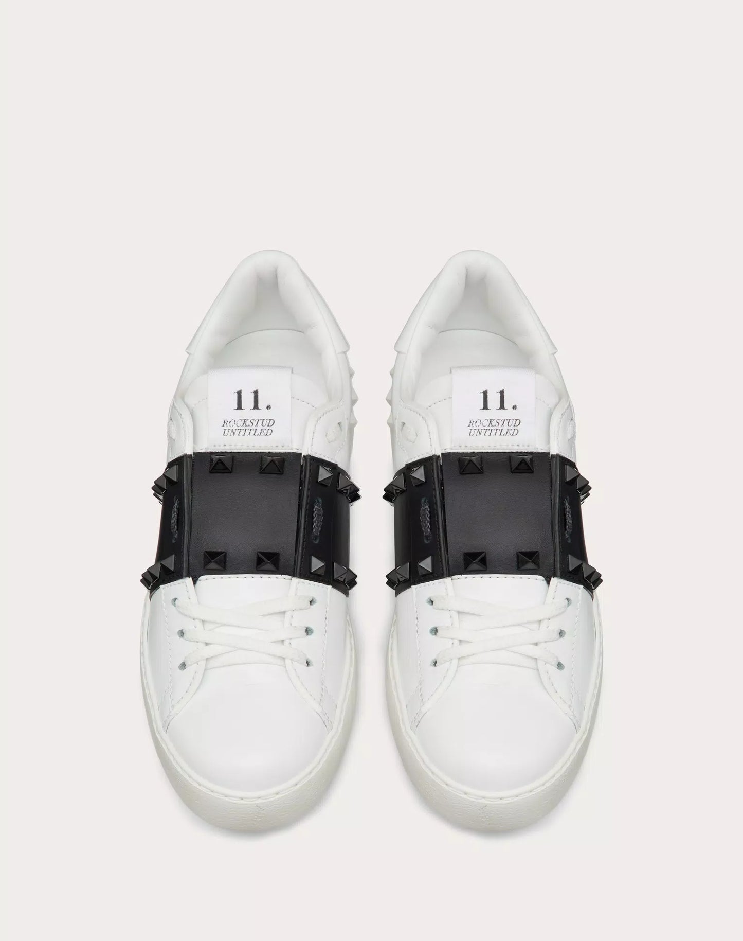 ROCKSTUD UNTITLED SNEAKER AUS KALBSLEDER MIT PASSENDEN NIETEN