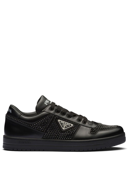 Sneakers in pelle impreziosite da cristalli nero