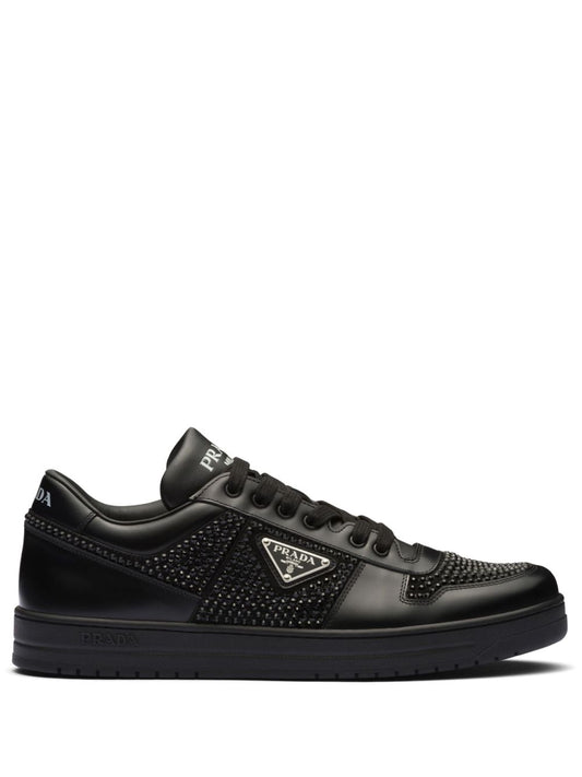 Sneakers in pelle impreziosite da cristalli nero