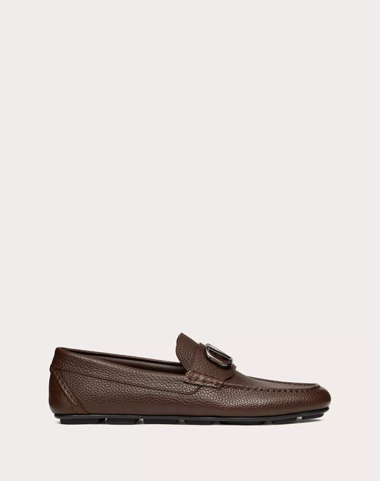 VLOGO SIGNATURE DRIVER LOAFER IN BROWN GARNET CALFSKIN