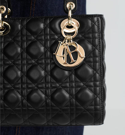 Große schwarze Lady Dior Tasche