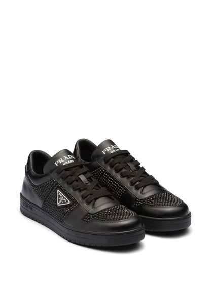 Sneakers in pelle impreziosite da cristalli nero