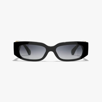 Black oval sunglasses
