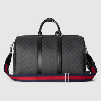 Mittelgroße schwarze GG Supreme-Reisetasche aus schwarzem GG Supreme-Stoff