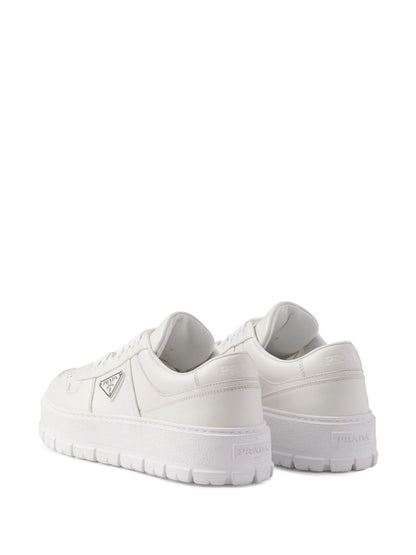 Scarpe in pelle bianca