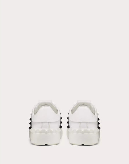 ROCKSTUD UNTITLED SNEAKER AUS KALBSLEDER MIT PASSENDEN NIETEN