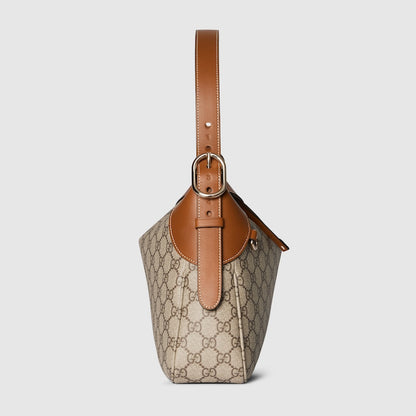 Mittlere Schultertasche mit GG-Emblem aus beigem Stoff