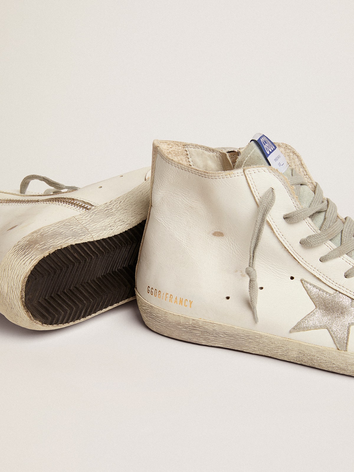 Francy in leather with silver suede star