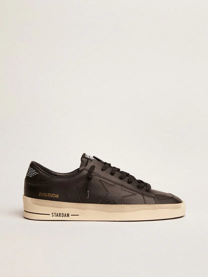 Stardan in total black leather