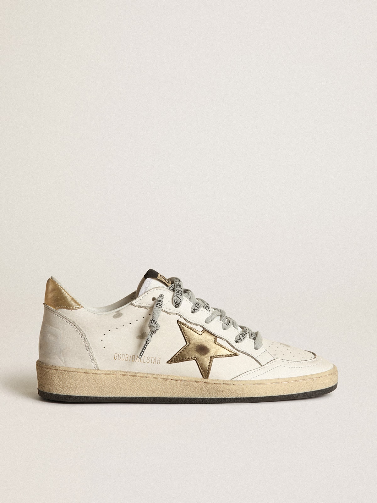 Ball Star mit goldenem Stern und Anhänger