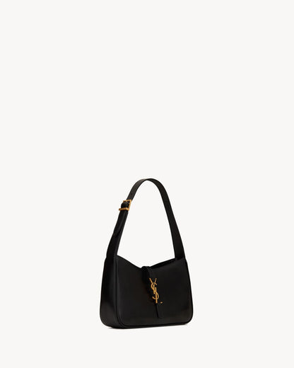 THE 5 TO 7 IN SMOOTH BLACK LEATHER